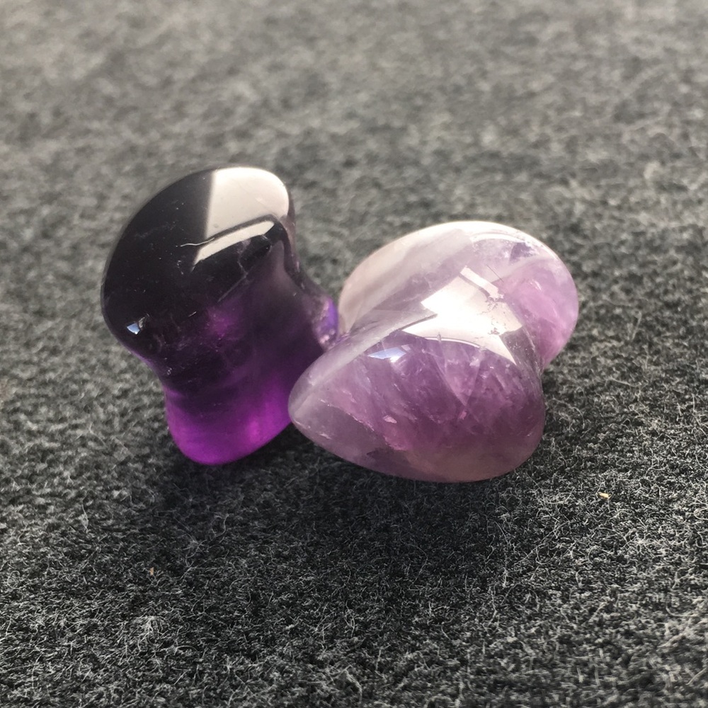 NWT Teardrop 00 Amethyst plugs